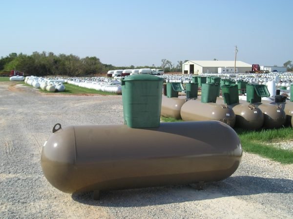 1,000 Gallon Below Ground Propane Tank with Riser